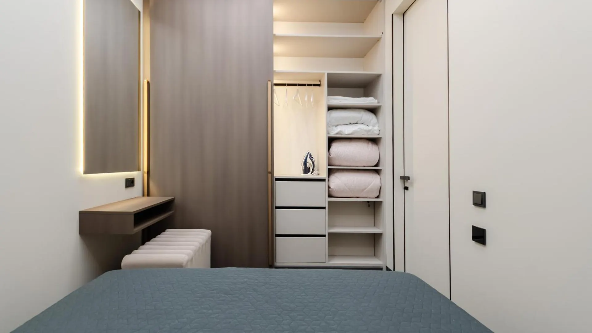 Petrovdom Apartments 18-196 In Rc Manhattan City,Beresteiskyi 11 Kiev