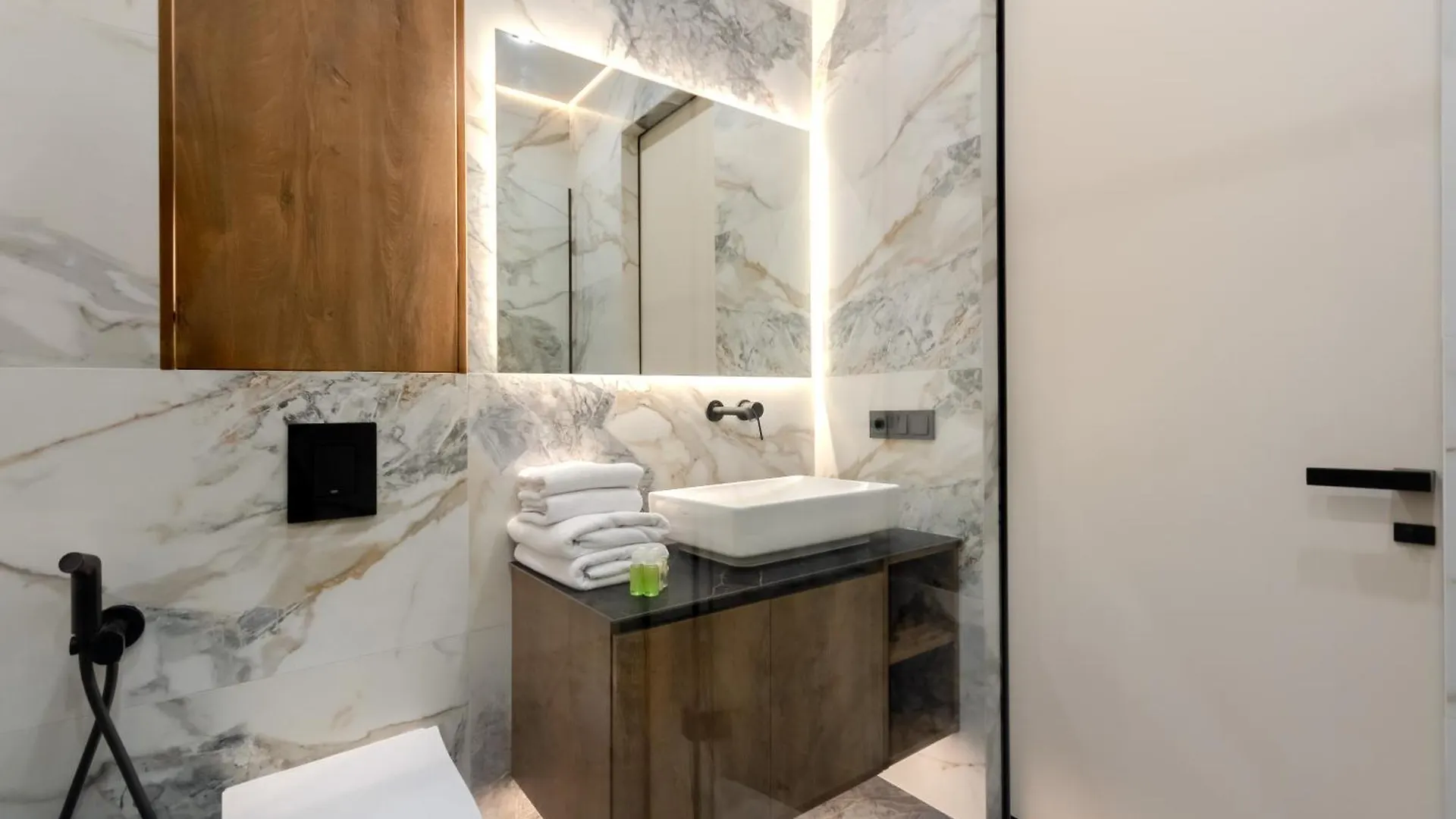 Petrovdom Apartments 18-196 In Rc Manhattan City,Beresteiskyi 11 Kyiv 0*,  Ukraine