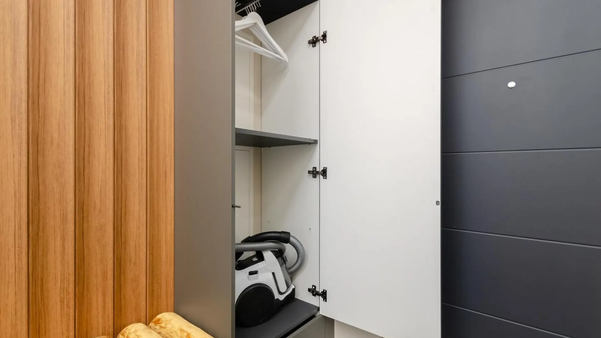 Petrovdom Apartments 18-196 In Rc Manhattan City,Beresteiskyi 11 Kyiv