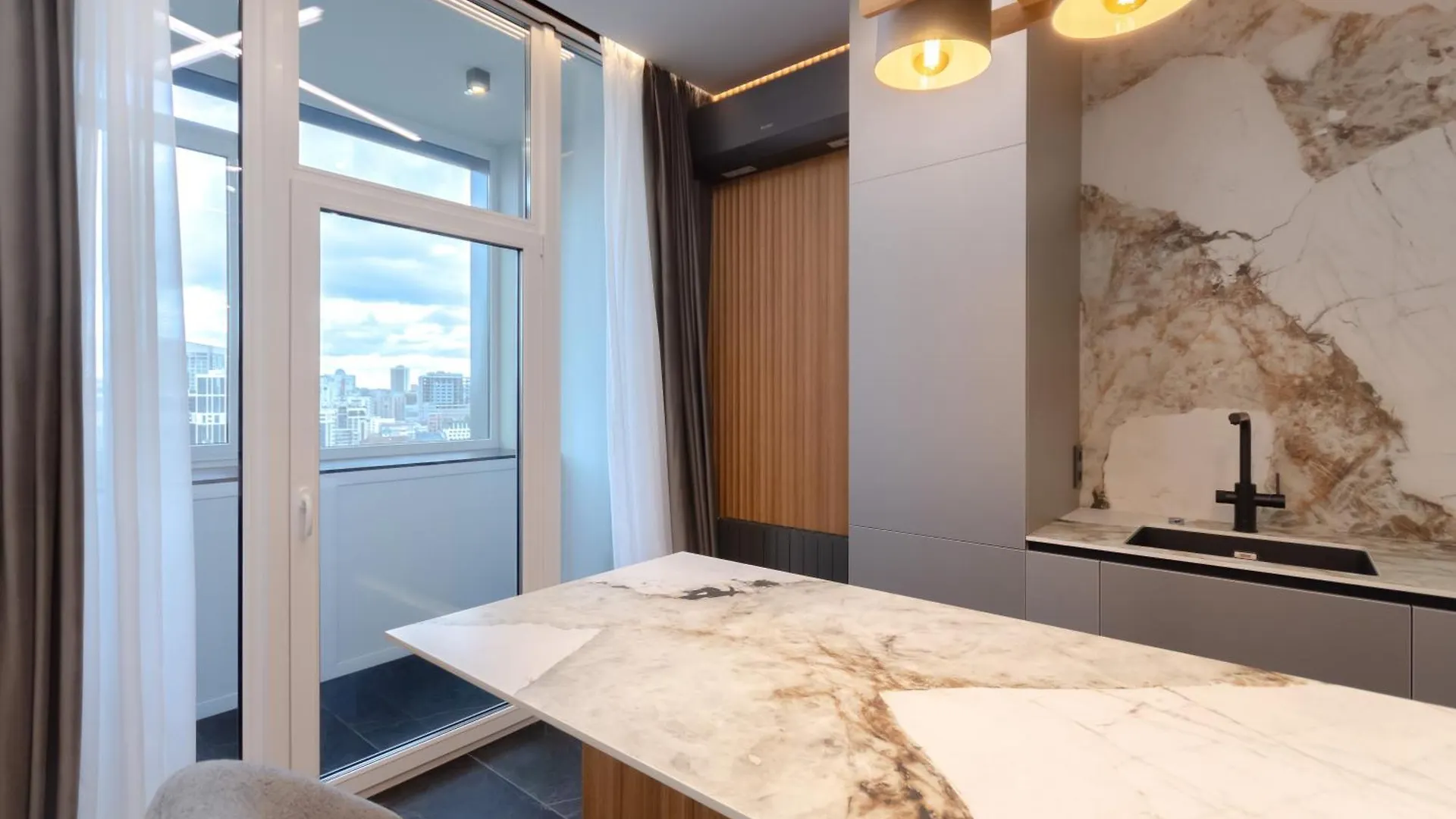 Petrovdom Apartments 18-196 In Rc Manhattan City,Beresteiskyi 11 Kyiv Ukraine